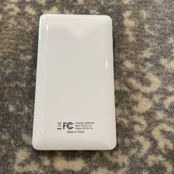 POWER BANK FOR YOUR CELL BRAND NEW - Picture 6 of 10